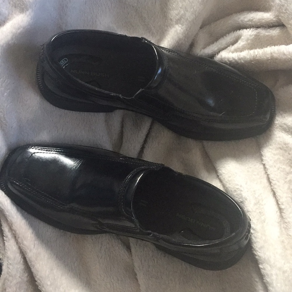 Shoes size 11